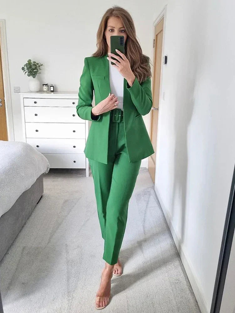 Klassieke Blazer en Broek Combinatie