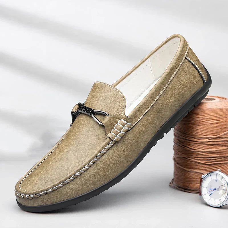 Handgemaakte Slippers met Zichtbare Naden en Comfortabele Pasvorm