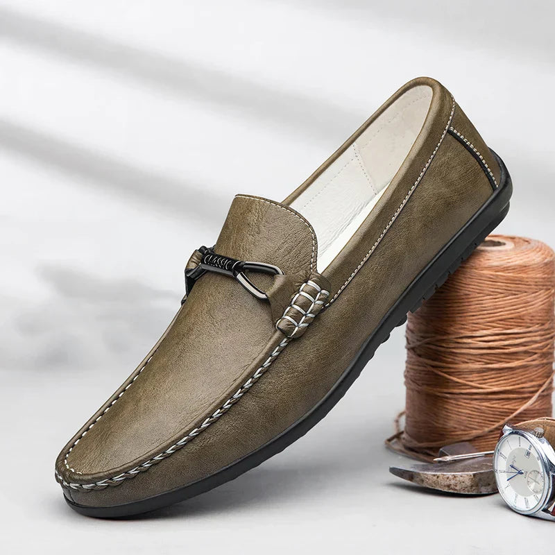 Handgemaakte Slippers met Zichtbare Naden en Comfortabele Pasvorm
