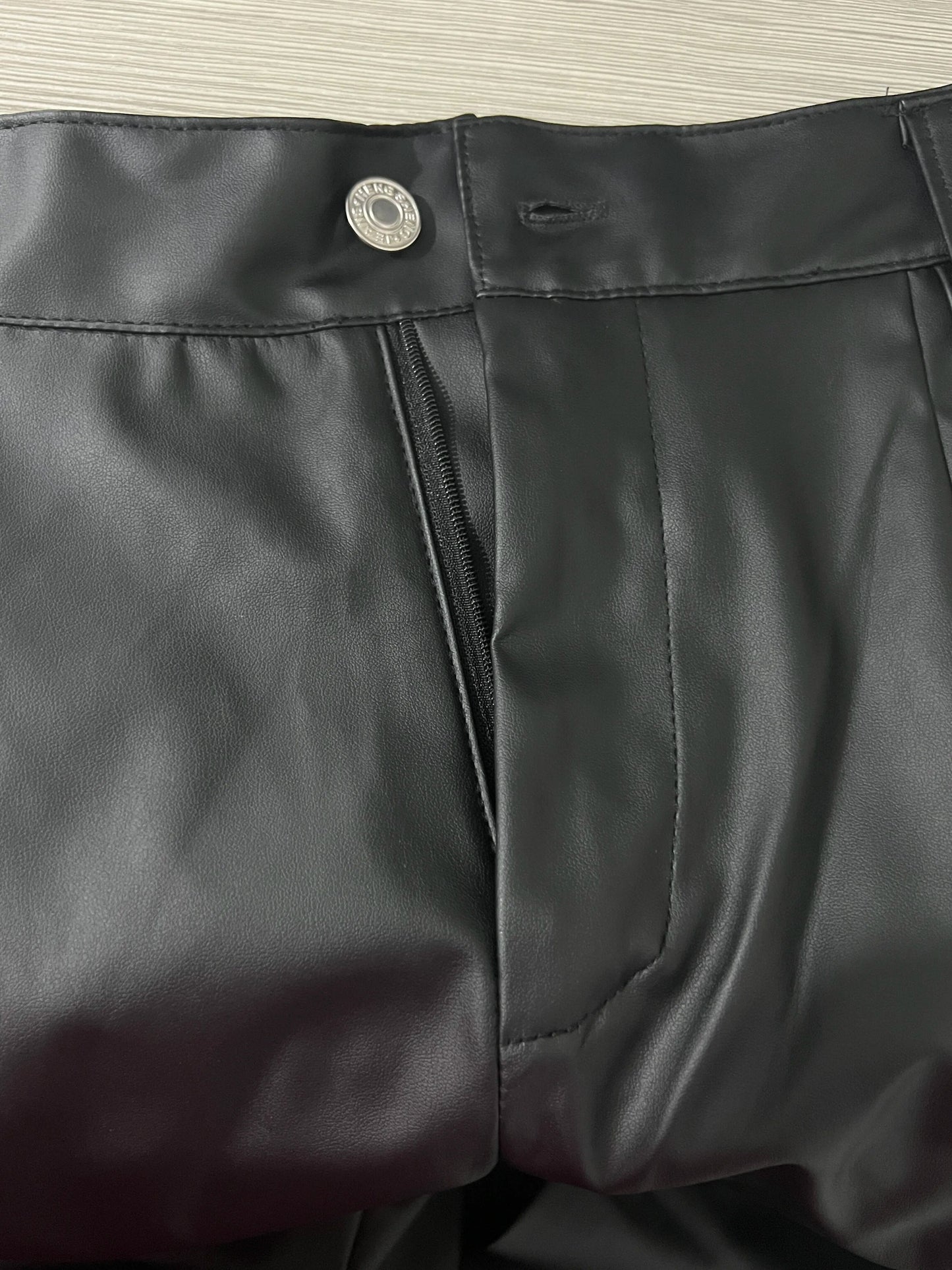 Moderne Cargo Broek met Zakken aan de Zijkant