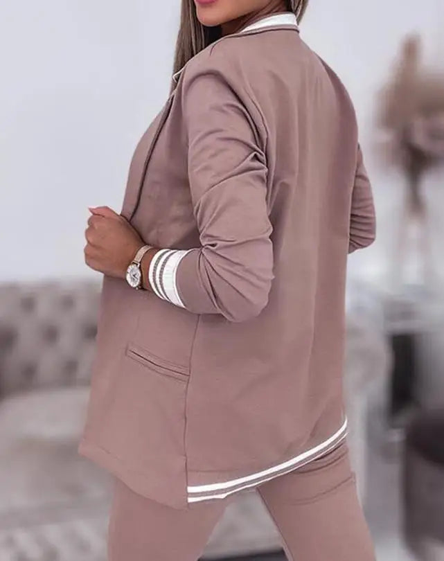 Chique kantoorensemble met blazer en broek