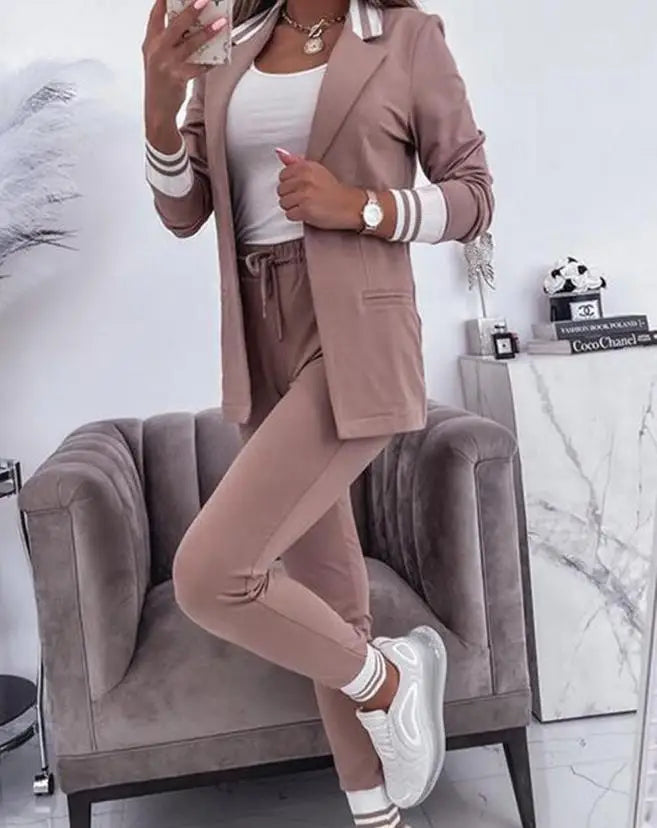 Chique kantoorensemble met blazer en broek