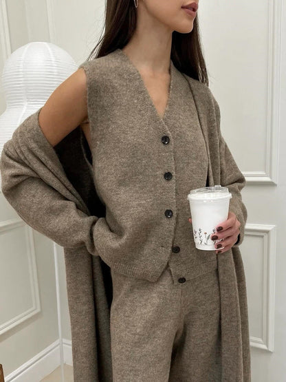 Andorra ™ - Minimalist Knit Set