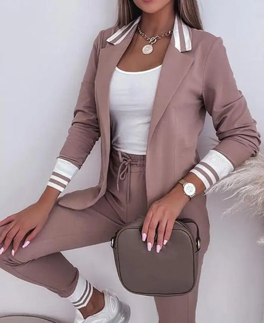 Chique kantoorensemble met blazer en broek